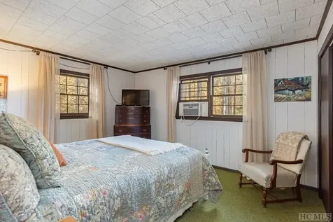 6047 Whiteside Cove Road Highlands NC 28741