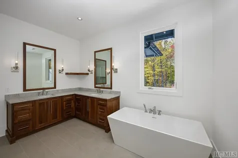 1441 Glencove Drive Cashiers NC 28717