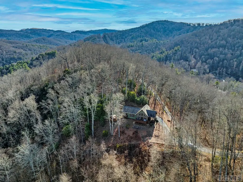 350 Ridgemont Drive Glenville NC 28736