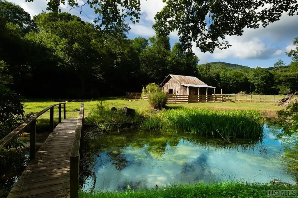 Lot 35 Glencove Drive Cashiers NC 28717