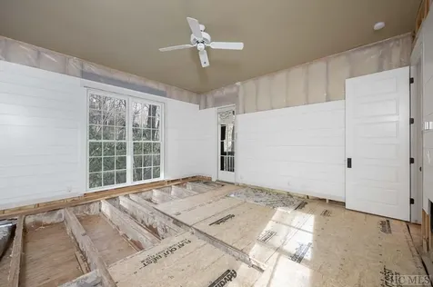 278 Boathouse Row Sapphire NC 28774