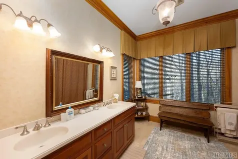 95 Cliffmont Road Cashiers NC 28717
