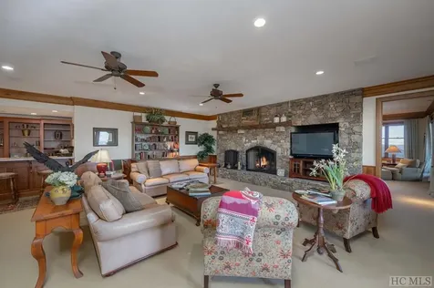 95 Cliffmont Road Cashiers NC 28717