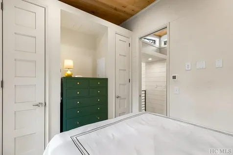 175 Moonstone Loop Highlands NC 28741