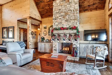 610 Sapphire Ridge Road Sapphire NC 28774