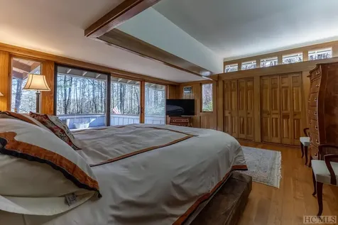 672 Cherokee Trail Sapphire NC 28774