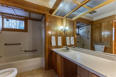 672 Cherokee Trail Sapphire NC 28774