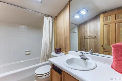 672 Cherokee Trail Sapphire NC 28774