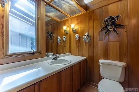 672 Cherokee Trail Sapphire NC 28774