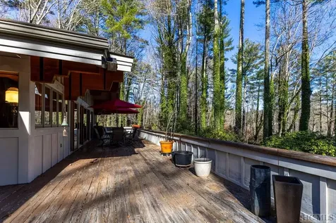 672 Cherokee Trail Sapphire NC 28774