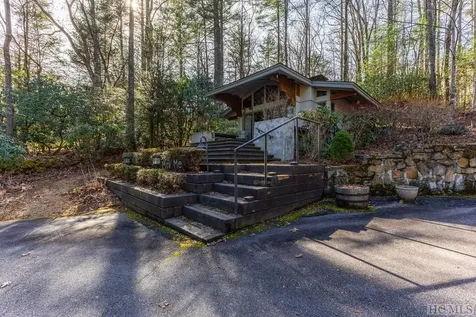 672 Cherokee Trail Sapphire NC 28774