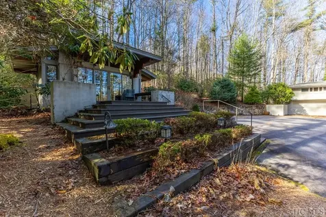 672 Cherokee Trail Sapphire NC 28774