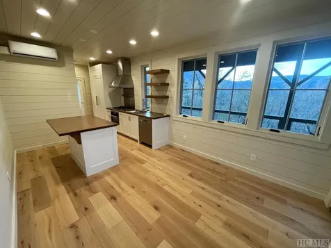 23 Moonstone Loop Highlands NC 28741