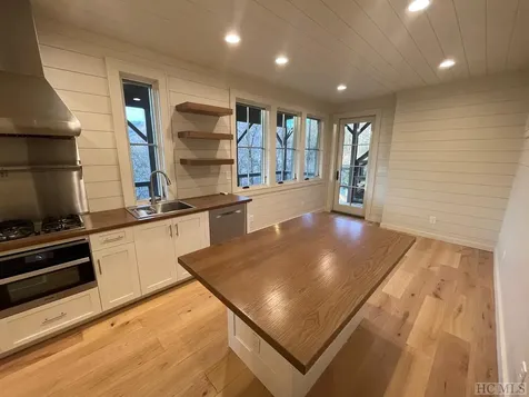 23 Moonstone Loop Highlands NC 28741