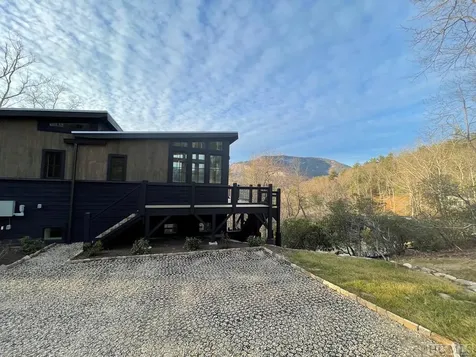 23 Moonstone Loop Highlands NC 28741