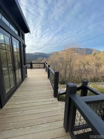 23 Moonstone Loop Highlands NC 28741