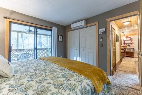 69 Chatterbox Way Sapphire NC 28774
