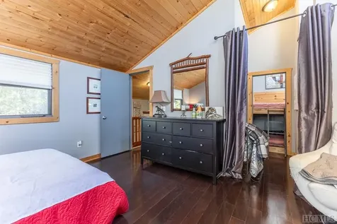 69 Chatterbox Way Sapphire NC 28774