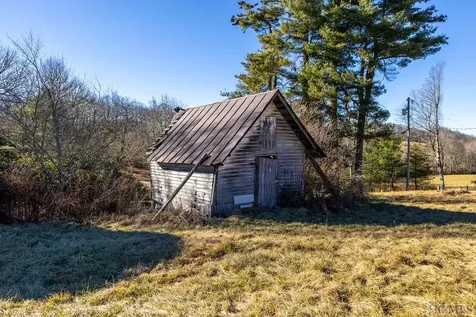 3760 Big Ridge Road Glenville NC 28736