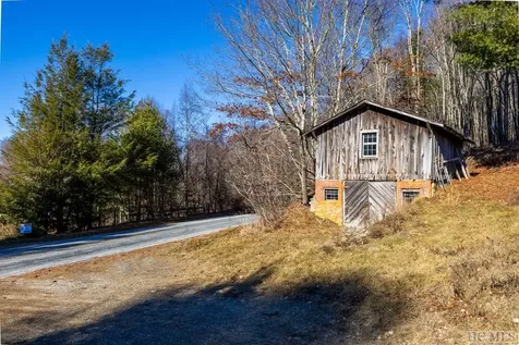 3760 Big Ridge Road Glenville NC 28736