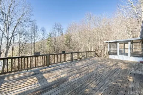 177 Double Springs Cullowhee NC 28723