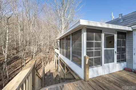 177 Double Springs Cullowhee NC 28723
