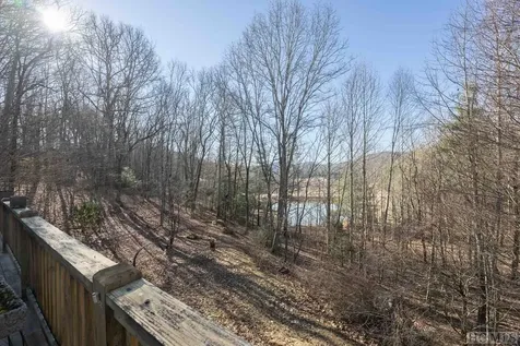 177 Double Springs Cullowhee NC 28723