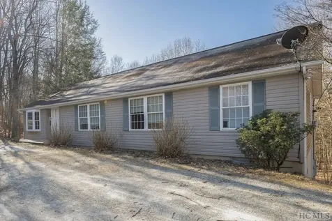 177 Double Springs Cullowhee NC 28723