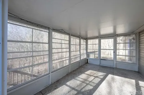177 Double Springs Cullowhee NC 28723