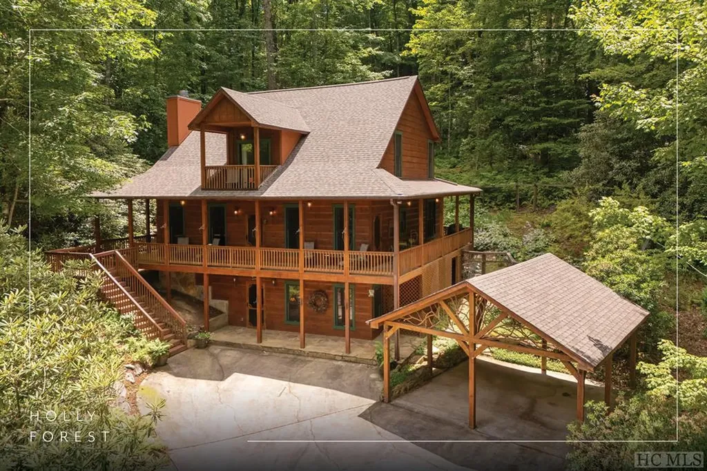 939 West Christy Trail Sapphire NC 28774
