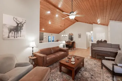 42 Mayapple Drive Sapphire NC 28774