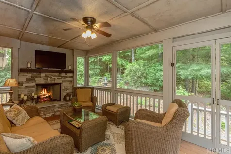 42 Mayapple Drive Sapphire NC 28774
