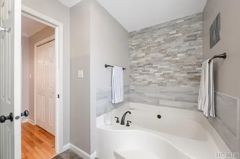 42 Mayapple Drive Sapphire NC 28774