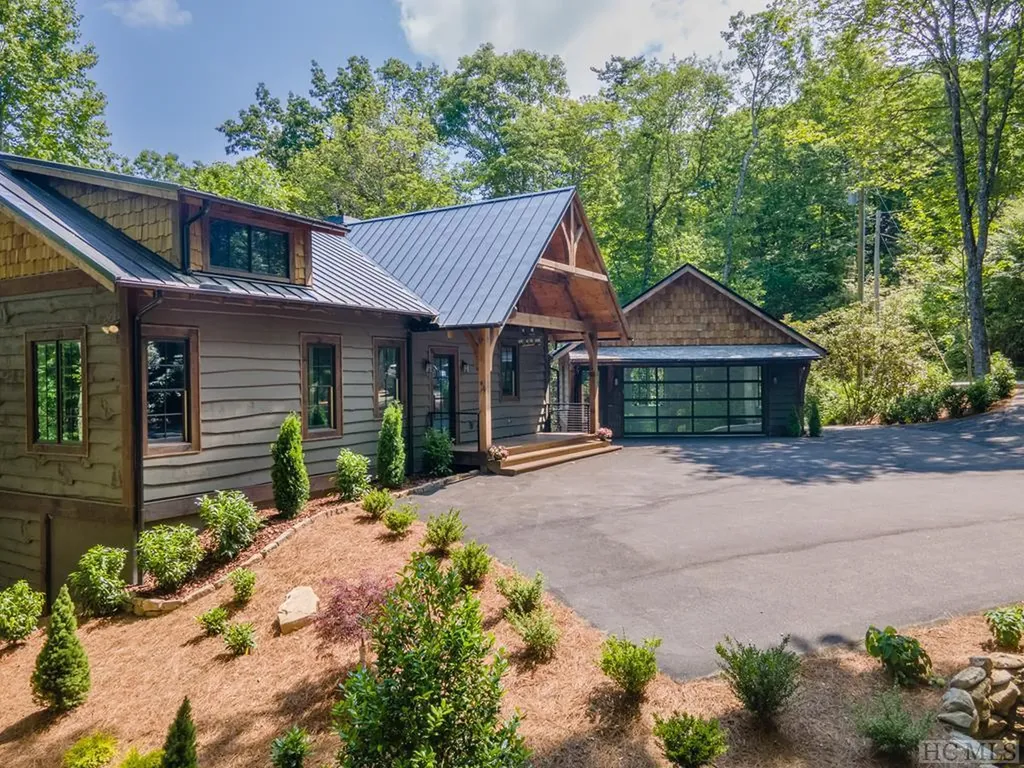 471 Sherwood Forest Road Highlands NC 28741