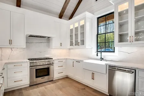 471 Sherwood Forest Road Highlands NC 28741