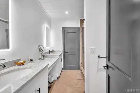 843 North Club Boulevard Lake Toxaway NC 28747