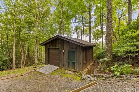 746 Breedlove Road Glenville NC 28736