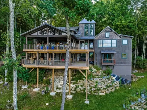746 Breedlove Road Glenville NC 28736