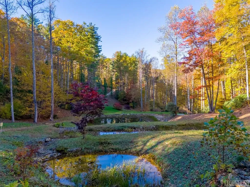 525 Comanche Road Cullowhee NC 28723