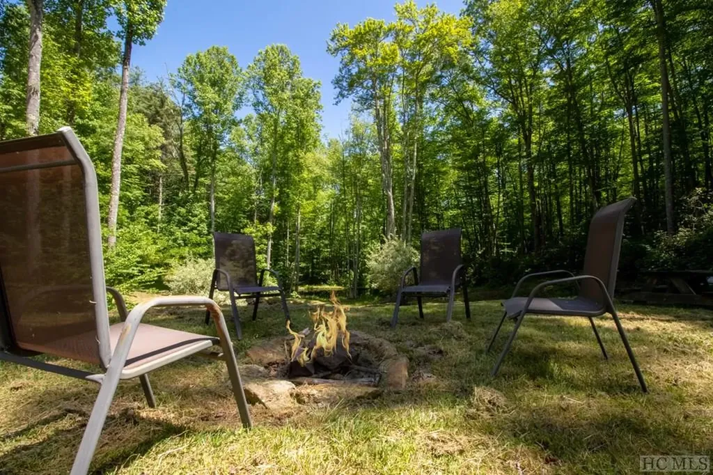 525 Comanche Road Cullowhee NC 28723