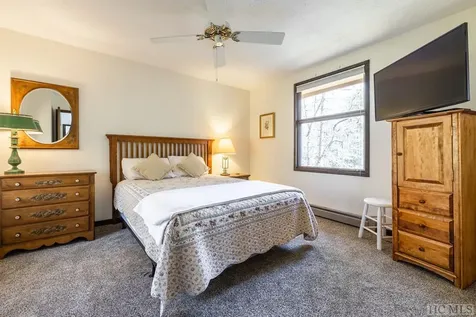 38 Lonely Mountain Drive Sapphire NC 28774