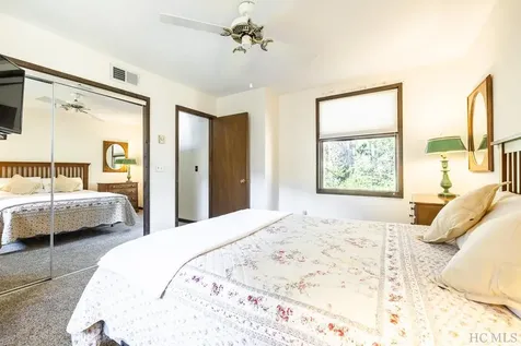38 Lonely Mountain Drive Sapphire NC 28774