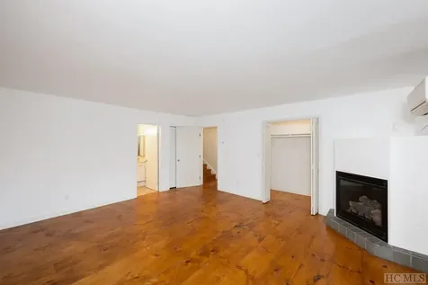 233 Meadow Way Sapphire NC 28774