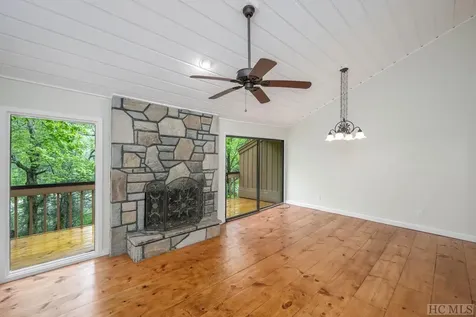 233 Meadow Way Sapphire NC 28774