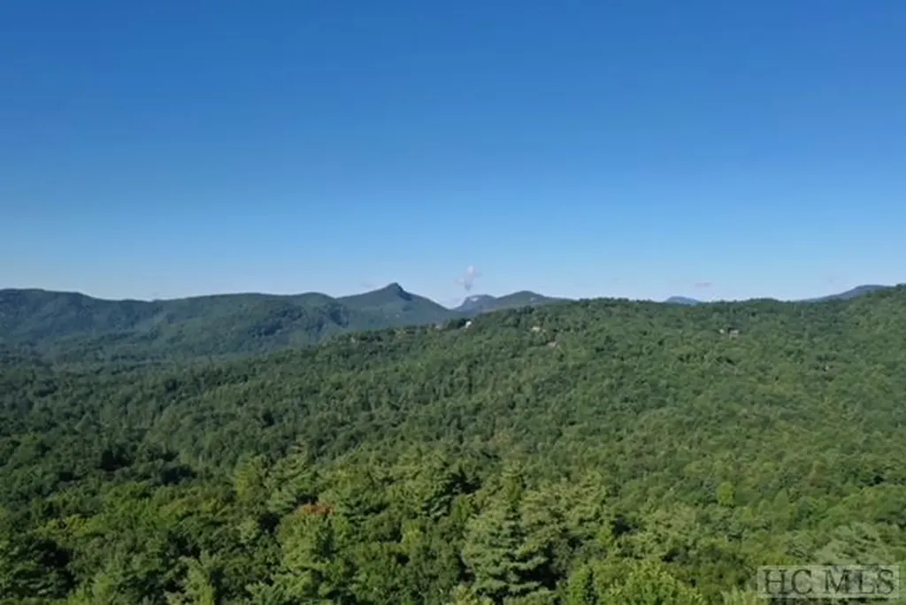 Tbd Bear Cat Lane Cashiers NC 28774