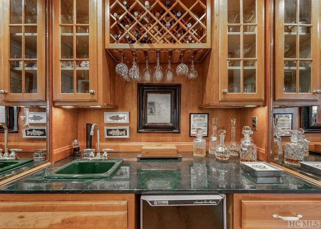 480 Flat Mountain Estates Road Highlands NC 28741