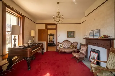 387 Main Street Franklin NC 28734