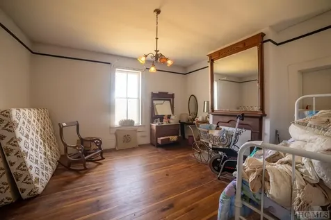 387 Main Street Franklin NC 28734