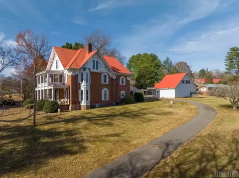 387 Main Street Franklin NC 28734