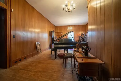 387 Main Street Franklin NC 28734